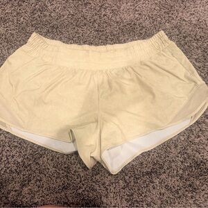 Lululemon hotty hot shorts 2.5” size 14 pale green color